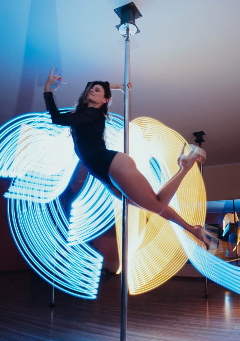 2-yoga-aereo-1410x2000
